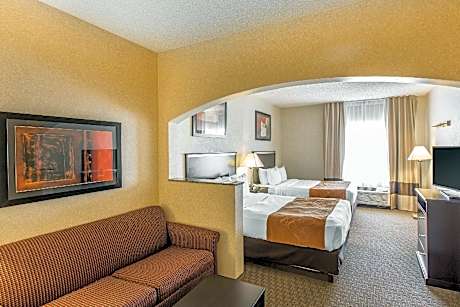 2 Queen Beds, Suite, Nonsmoking