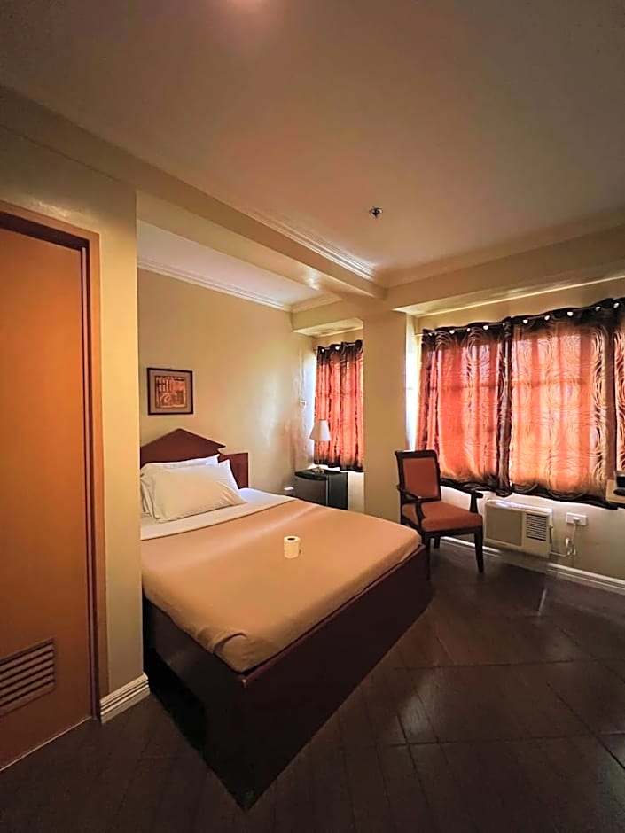 Blue Velvet Hotel -CM Recto