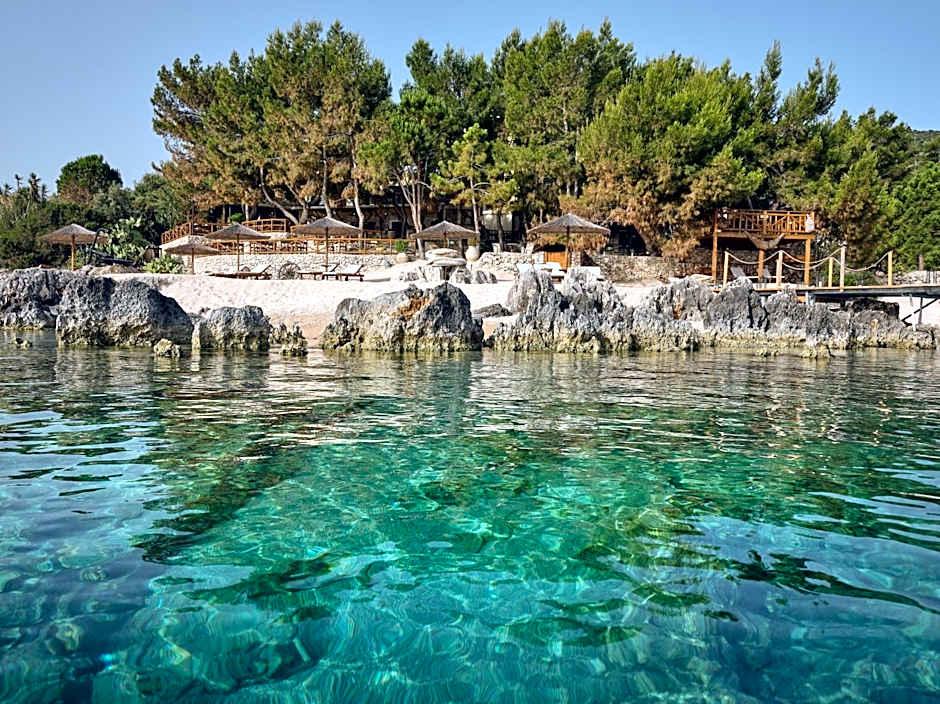 Nobelos Seaside Lodge