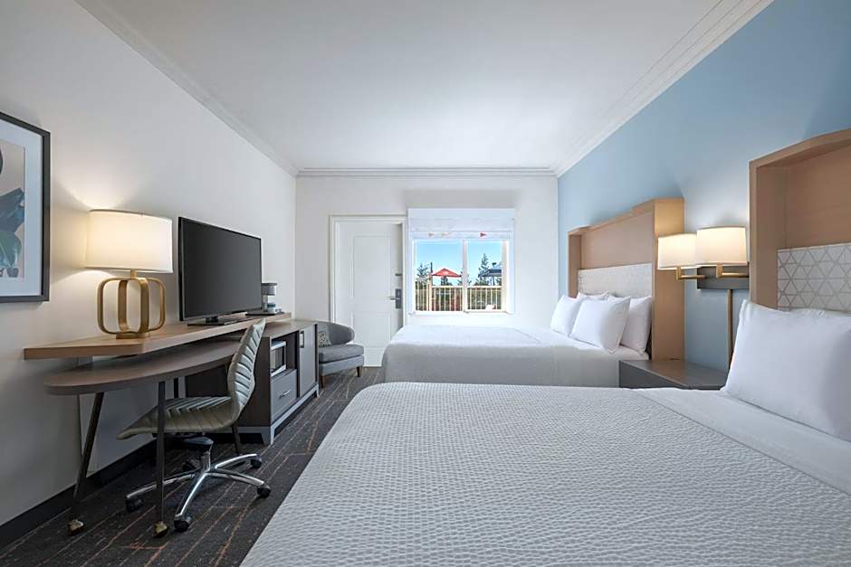 Holiday Inn Victoria - Elk Lake by IHG