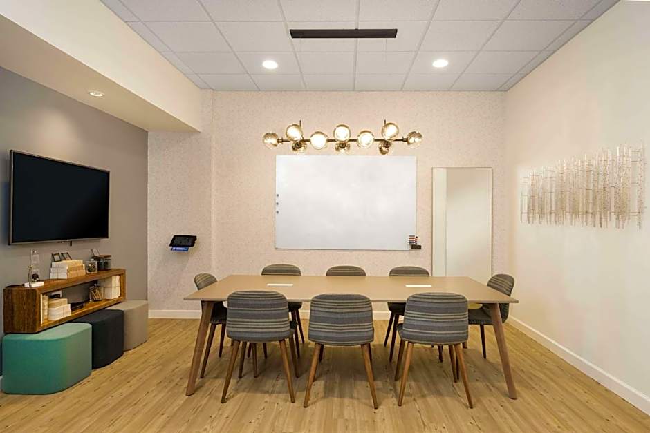 Sonesta Milwaukee West Wauwatosa