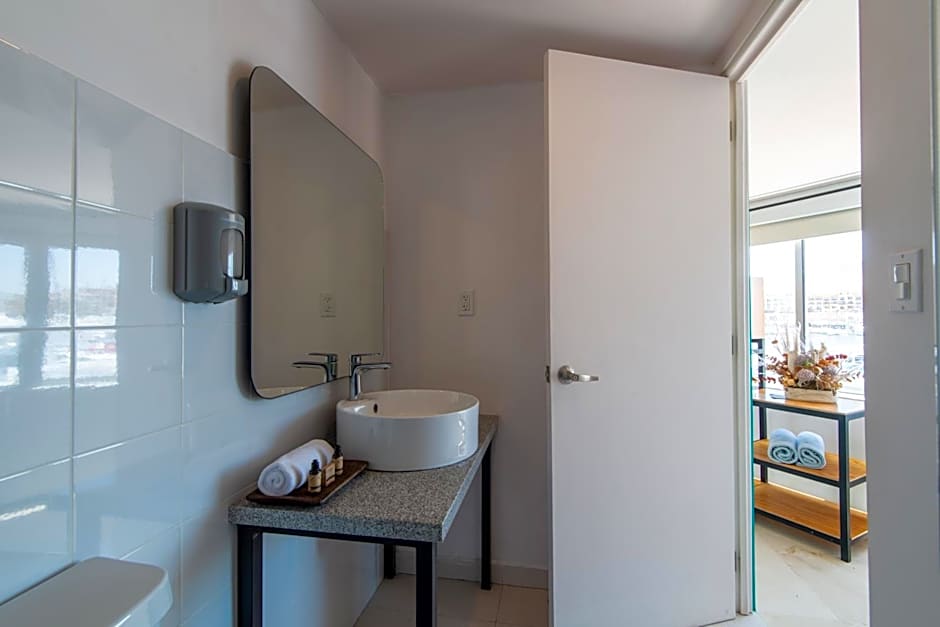 Mayan Monkey Hotel & Hostel Los Cabos