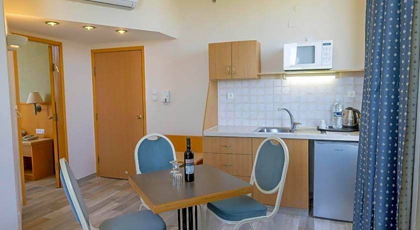 Marom Residence Romema