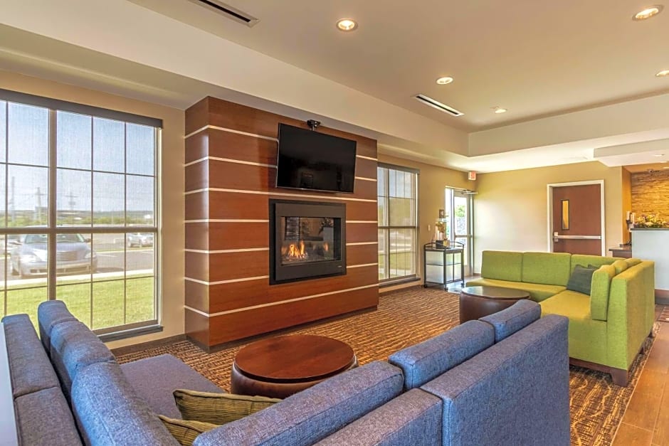 Comfort Inn & Suites - Harrisburg Airport - Hershey South