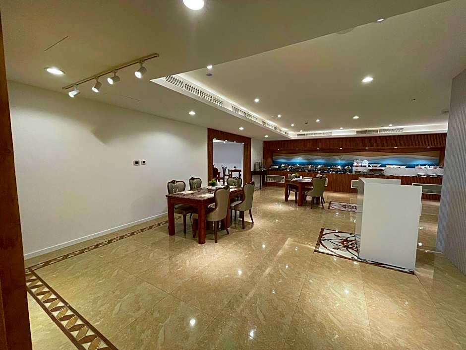 Clifton International Hotel