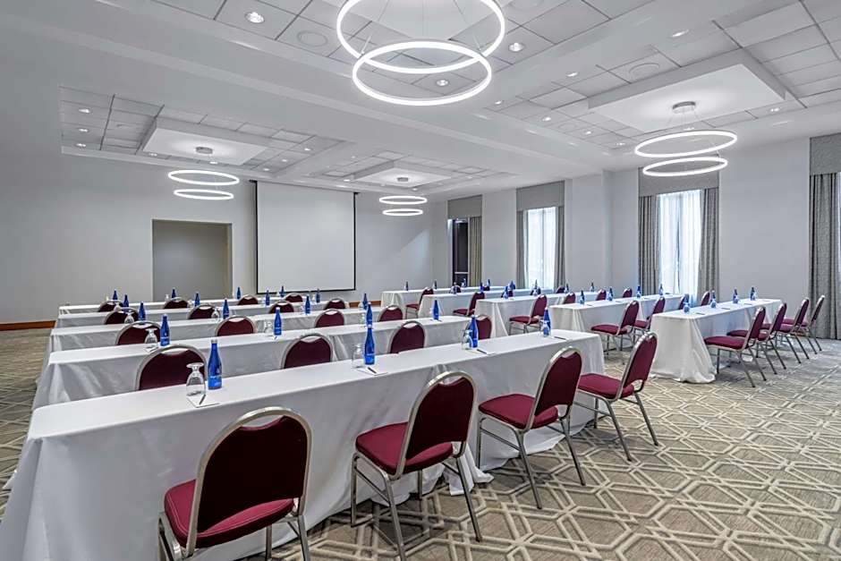Embassy Suites By Hilton Hotel Boston At Logan Airport