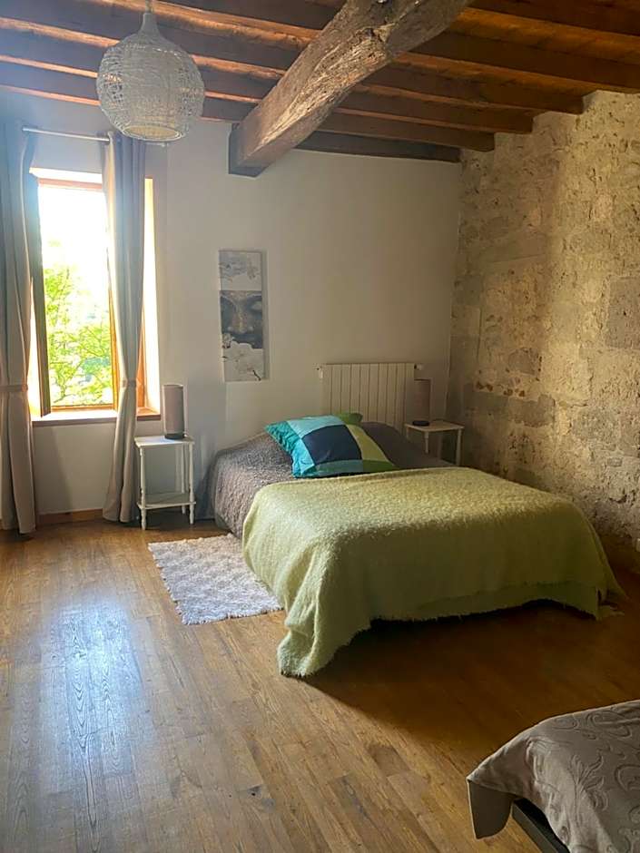 CHEZ SOPHIE -Chambres d¿hôtes, Gîte et Gîte équestre