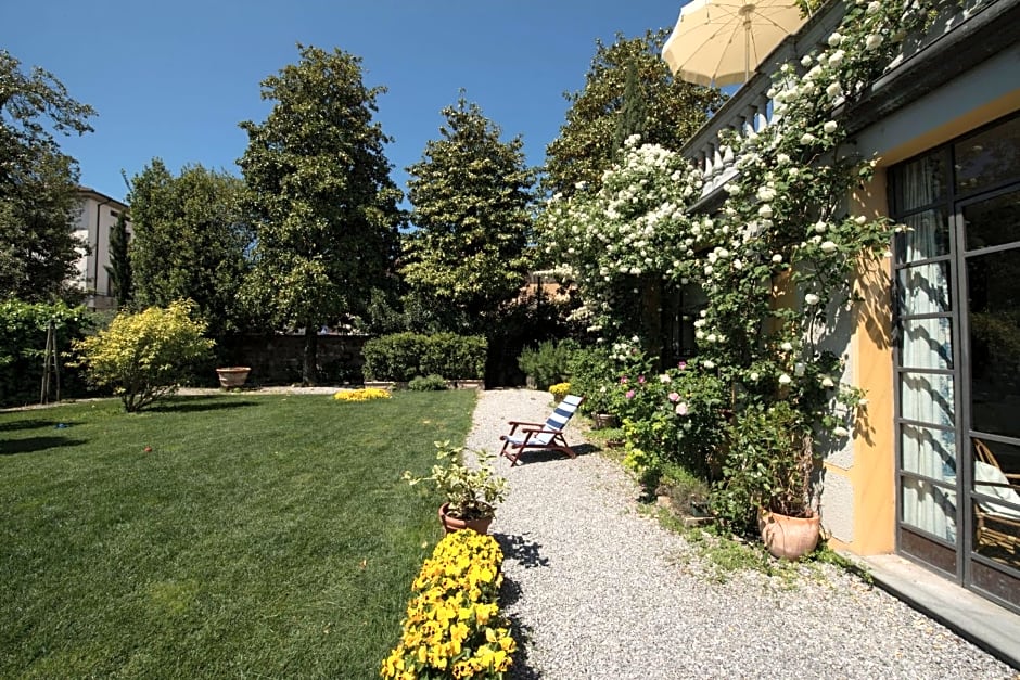 Al Porto Di Lucca B&B