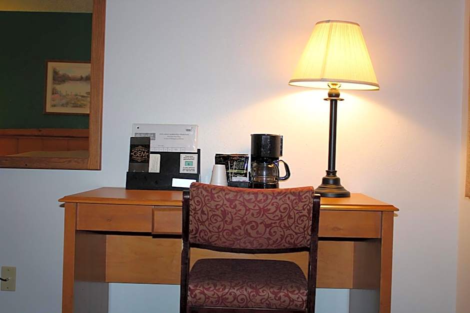 Rodeway Inn Gateway to Medora T-Roosevelt & Makoshika State Park