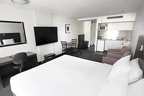 St Ives Motel Apartments