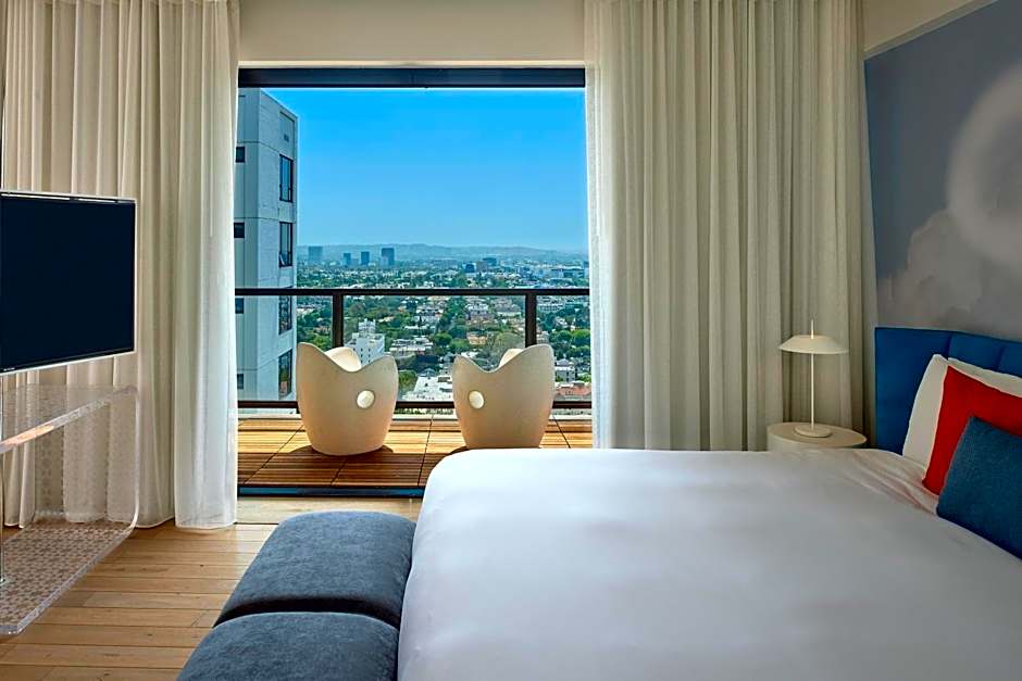 The Valorian Los Angeles, Curio Collection by Hilton