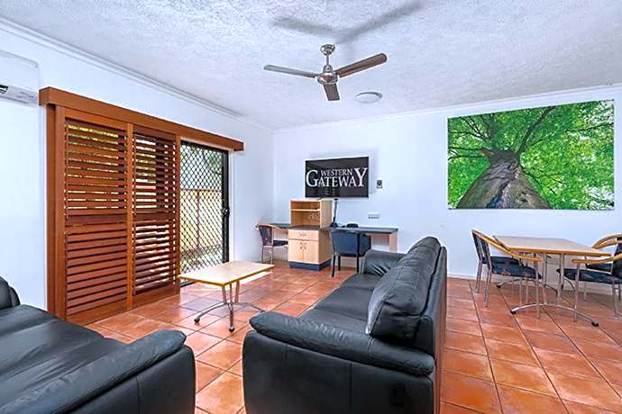 Western Gateway Motel and Apartments