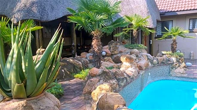 Nkwasi Lodge – Parys, CA