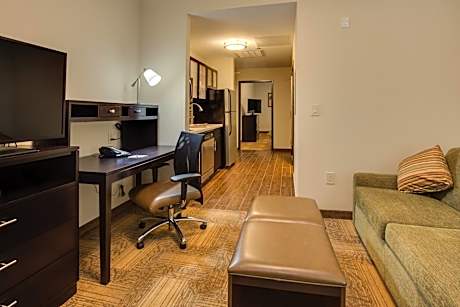 Queen Studio Suite with Two Queen Beds - Mobility Access Tub/Non-Smoking
