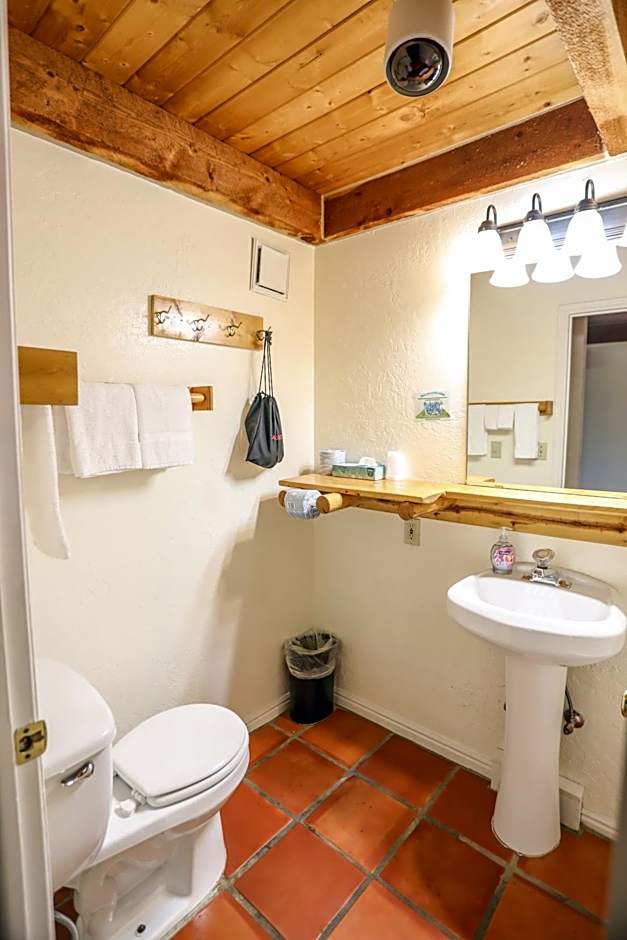 The Boulder Creek Lodge