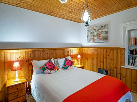 Queen Room with Shared Bathroom