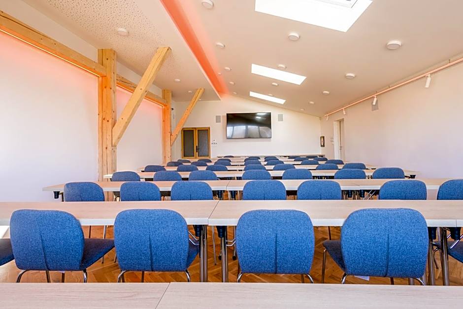 Hotel JISKRA na Čeladné