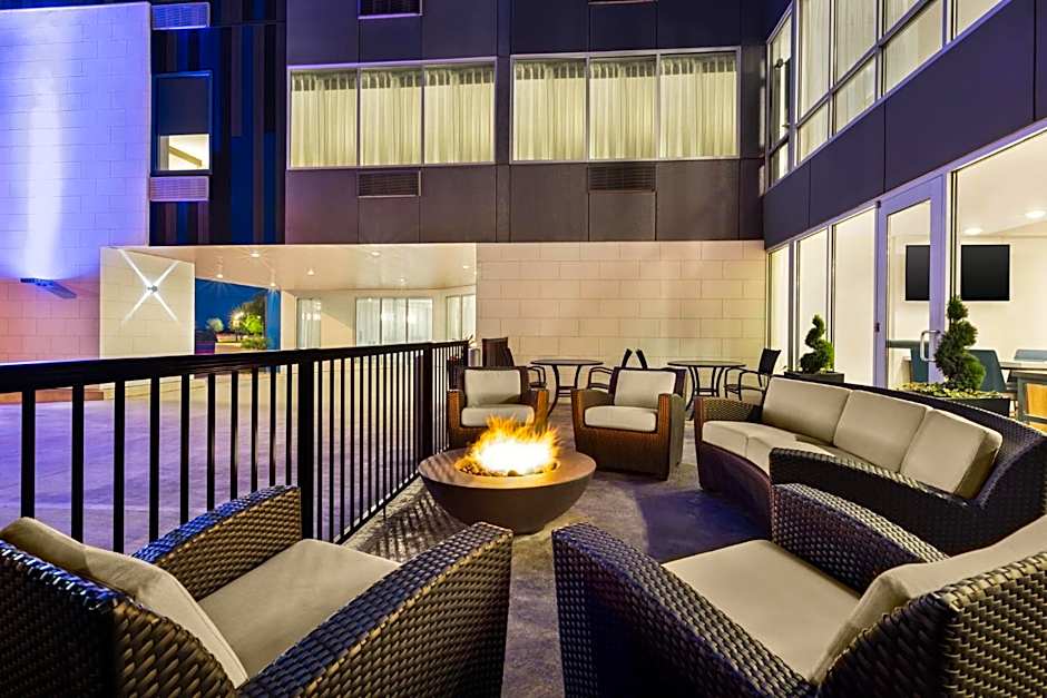 Holiday Inn Express & Suites - Evansville Downtown By IHG