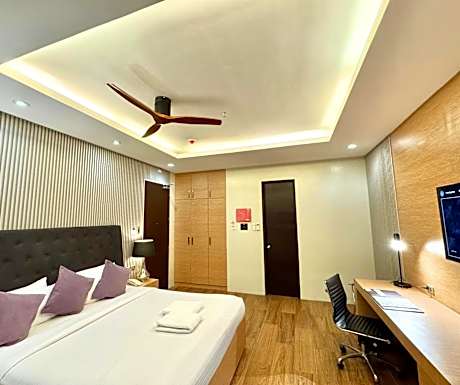 Signature Suite