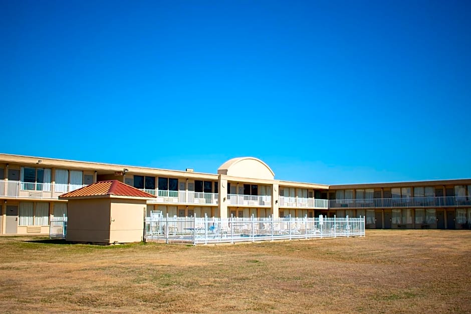 Days Inn by Wyndham Hillsboro TX