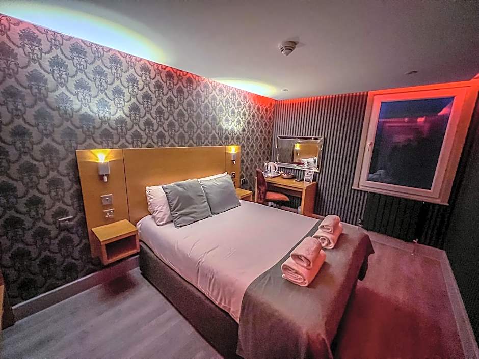 Quayside Hotel & Bar