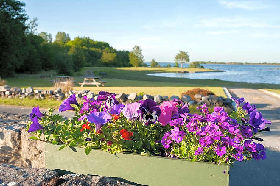 The Waterfront House Country Home