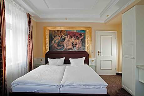 Single room-Classic-Private Bathroom