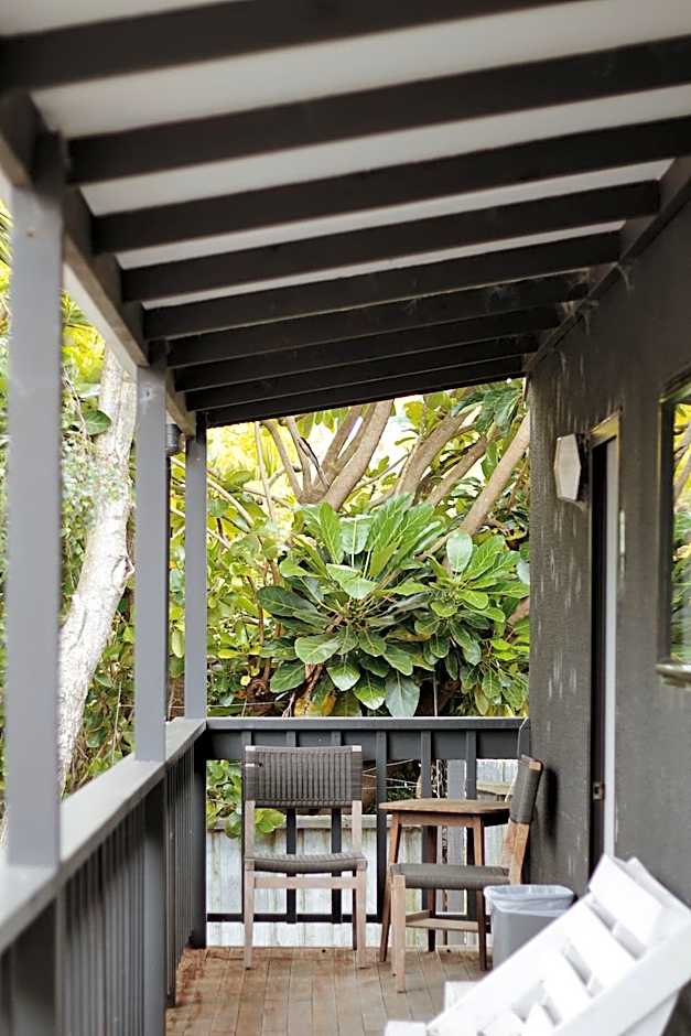 Hugo & Carters Backpackers & Motel