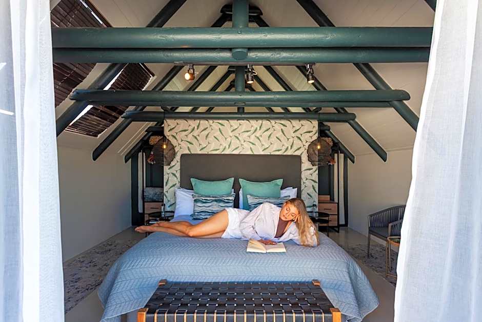 Abalone Hotel & Villas