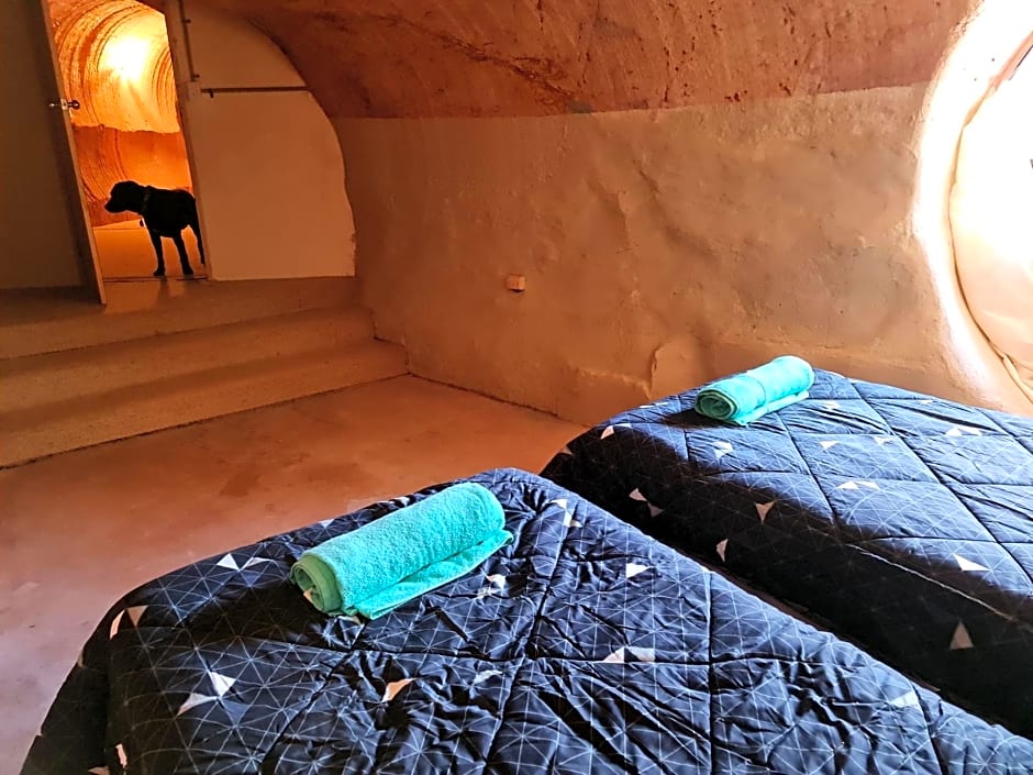 Underwood Court fresh Dugout- Hosted by Coober Pedy Accommodations