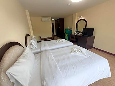 Deluxe Twin Room with Balcony