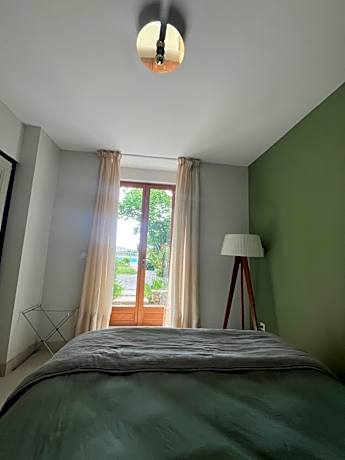 One-Bedroom Apartment with Garden