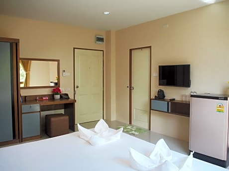 Standard Triple Room with Balcony