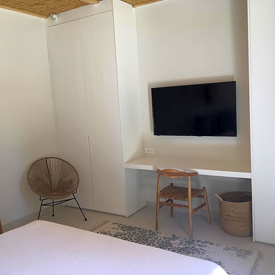 ARION SEASIDE SUITES