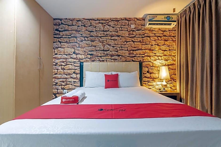 RedDoorz Plus near Sepinggan Airport 3 Balikpapan