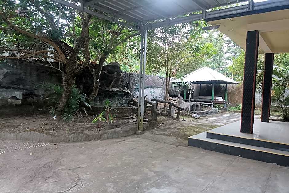 Hotel O Penginapan Annisya Near SMA Negeri 2 Mataram