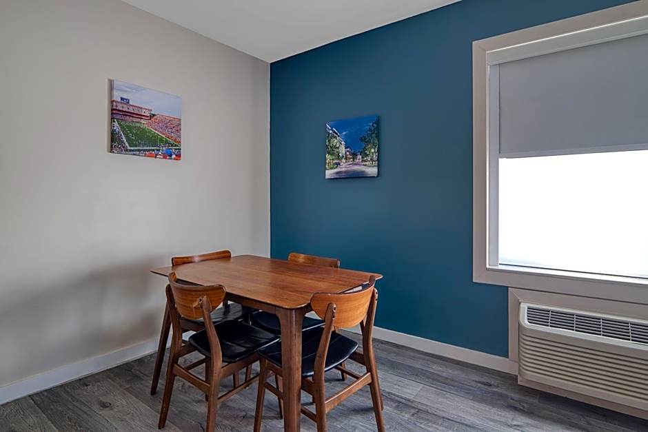 HOM Hotel Gainesville, SureStay Collection by Best Western