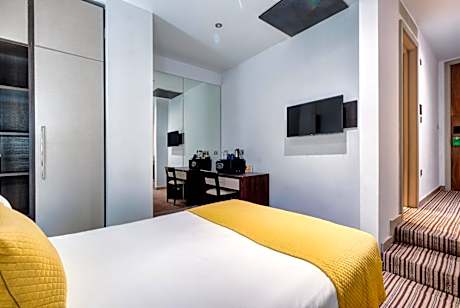 Double Room - No Window