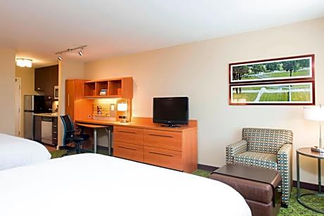 Queen Studio with Two Queen Beds