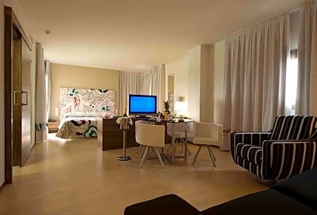 Deluxe Double or Twin Room with Spa Bath