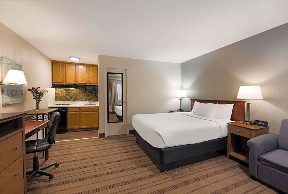 SureStay Plus by Best Western Woodbury Inn