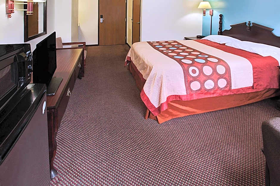 Super 8 by Wyndham Heath/Newark