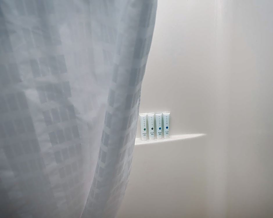 Commander Beach House Hotel