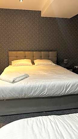 Standard Triple Room - Shared