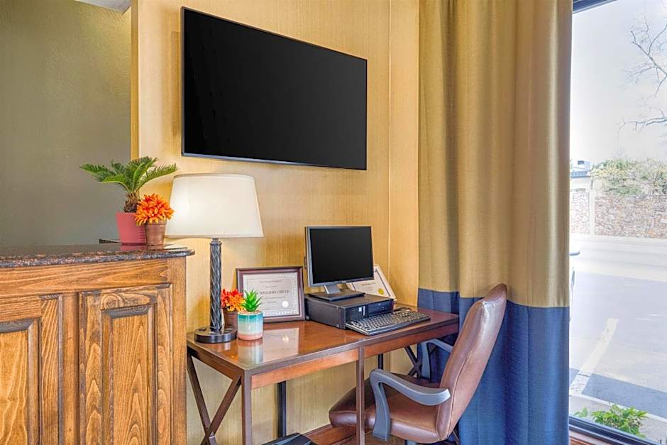 Best Western Winners Circle Inn