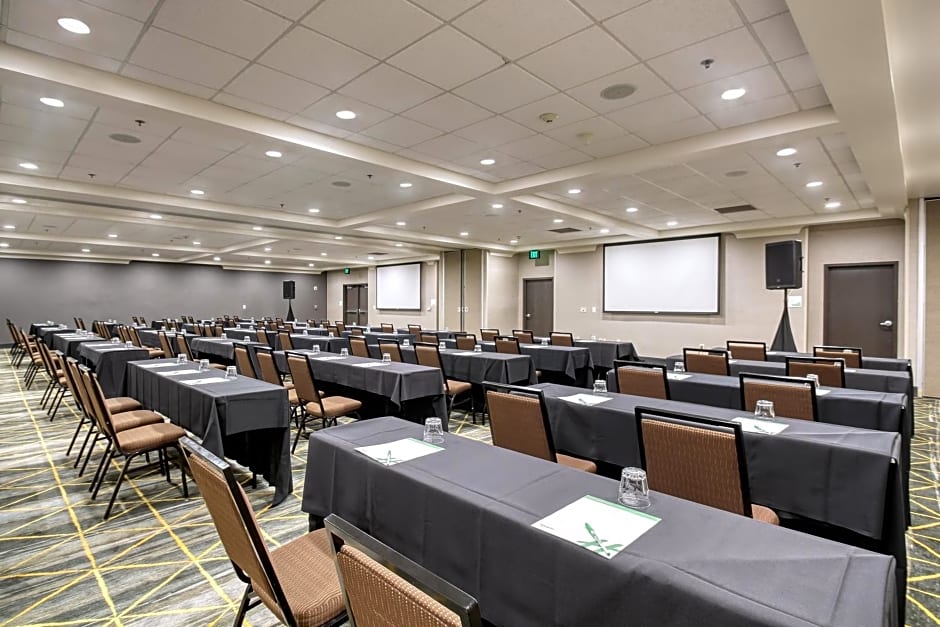 Holiday Inn & Suites Atlanta Airport North By IHG
