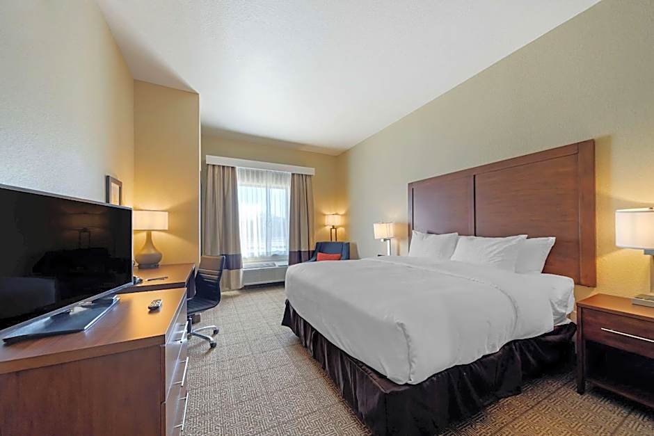 Comfort Inn & Suites Harrah