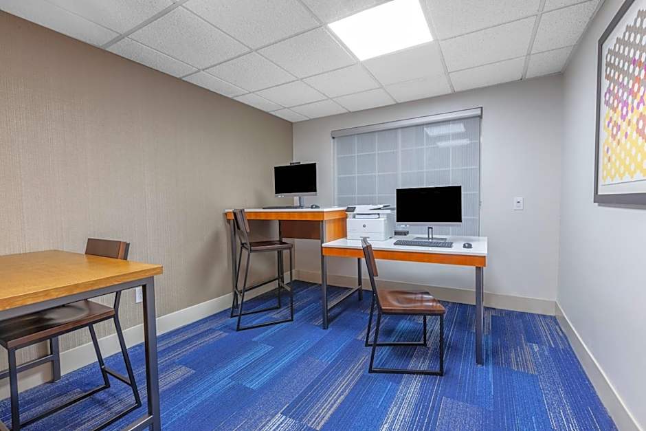 Holiday Inn Express Hotel & Suites Woodhaven By IHG