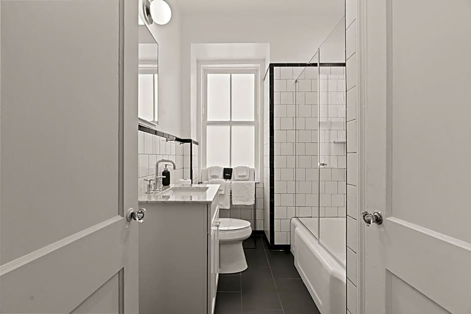 Stay Rafa At 2000 Spruce