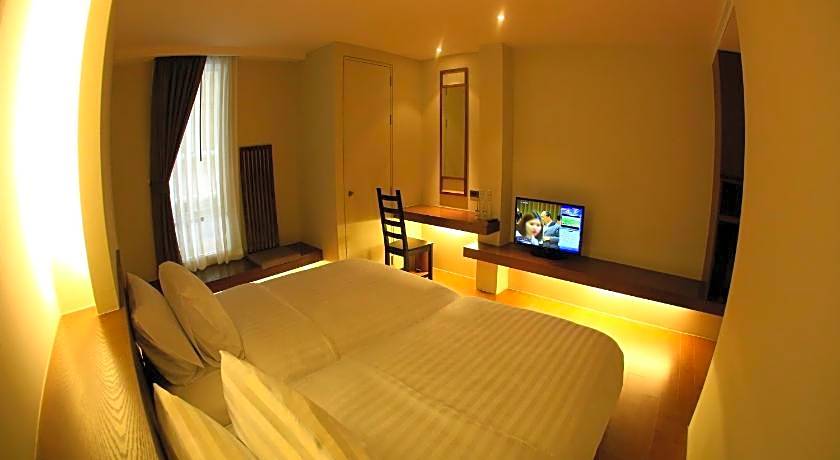 Silom One Hotel